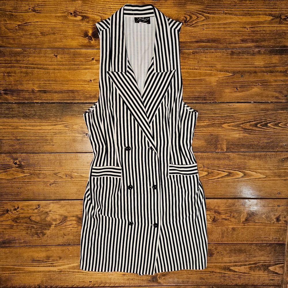 XTRMZ Black White‎ Stripe Sleeveless Dress Faux Wrap Asymmetrical Hem Size 11